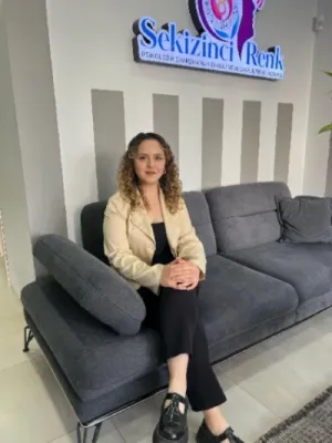 Esra Gözelceoğlu profil fotoğrafı