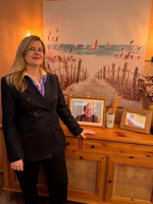 | Bilim Uzmanı Gözde Şenocak