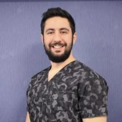 Uzm. Dr. Dt. Özün Karaahmetoğlu profil fotoğrafı