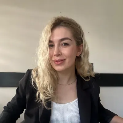 Dt. Eliz Asena Kocazeybek profil fotoğrafı