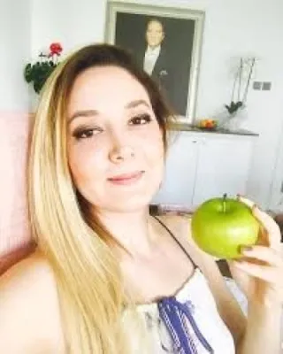 Nihan Akın
