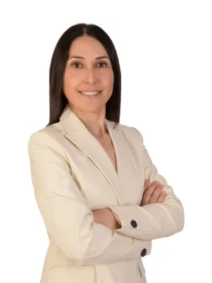 Özlem Tök