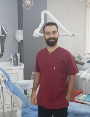 Uygar Bakşi