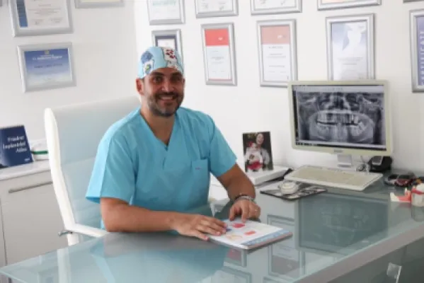 Uzm. Dr. Dt. Erinç Tüysüz profil fotoğrafı