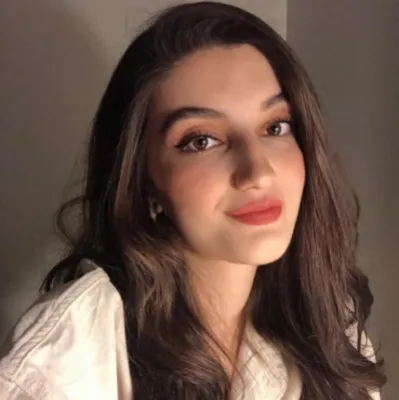 Zeynep Toprak profil fotoğrafı