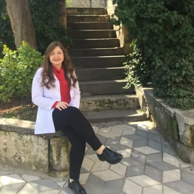 Özge Özer