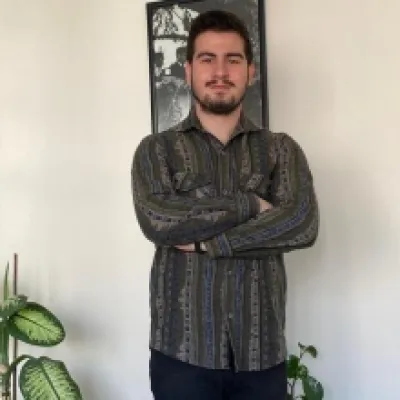 Uzm. Dkt. Deniz Can Özçelik
