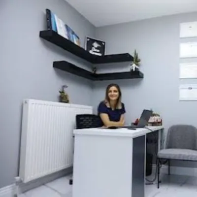 Ebru İmamoğlu Kırmızı