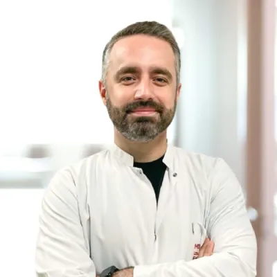 Uzm. Dr. Emre Öztürk profil fotoğrafı