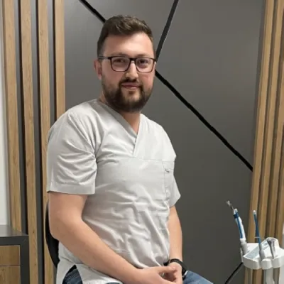 Uzm. Dr. Dt. Enes Kılıç profil fotoğrafı