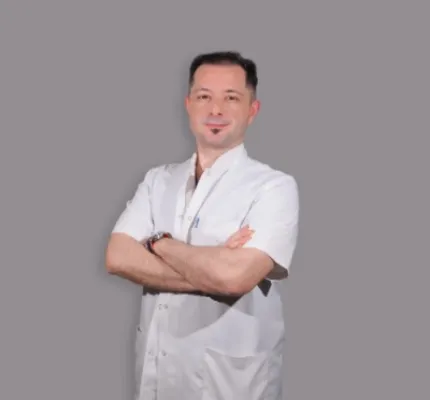 İsmet Üstün