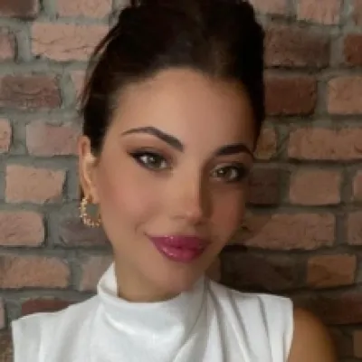 İrem Özer