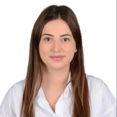 Simay Efe