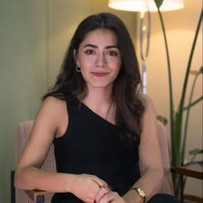 İlknur Özer