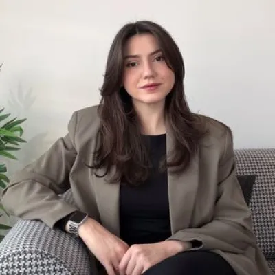 Nisa İskender Var