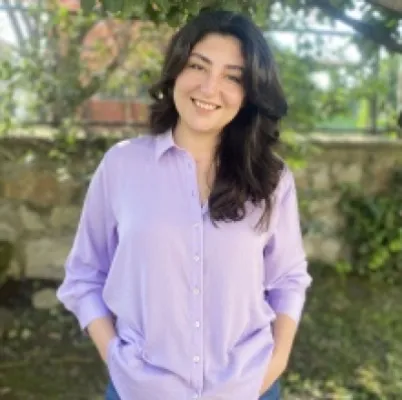 Ecem Yakın