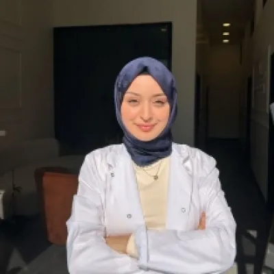 Esra Sarı