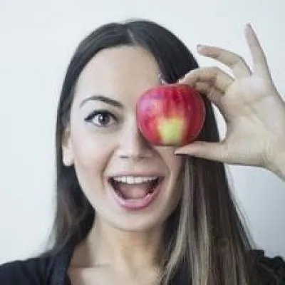Özge Bezirci