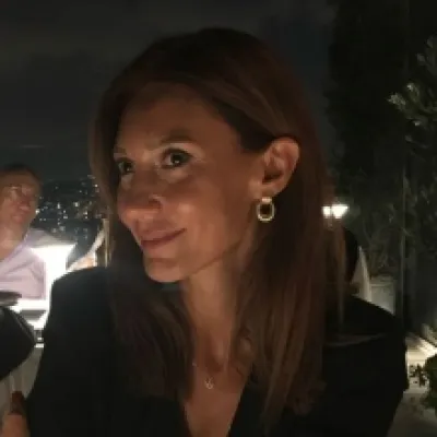 Dr. Dt. Esengül Esen İşler profil fotoğrafı