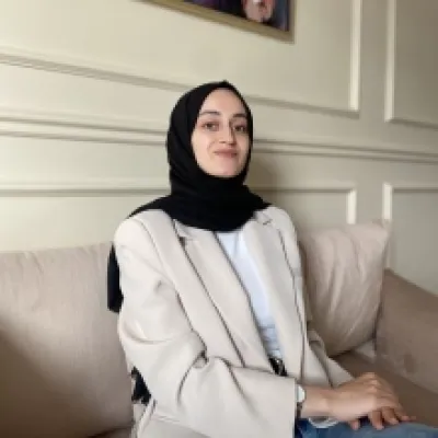 Nida Sarı