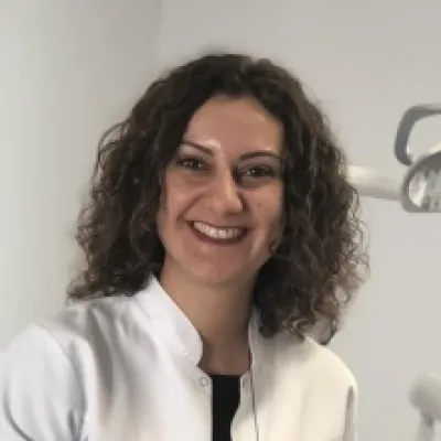 Dr. Dt. Özge Ekmen profil fotoğrafı