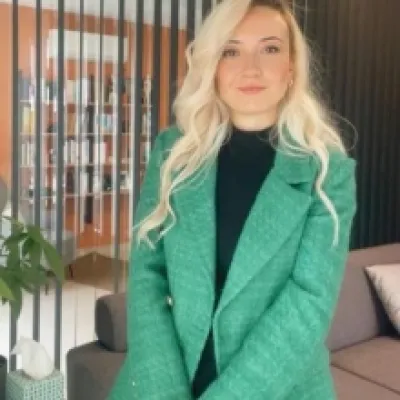 Özge Can