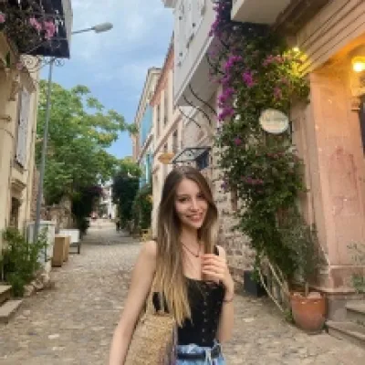 Yaren Füzün