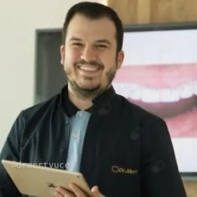 Dr. Dt. Şükrü Mert Yüce profil fotoğrafı