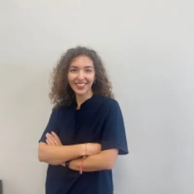 Uzm. Dr. Dt. İrem Aras Gülgönül profil fotoğrafı