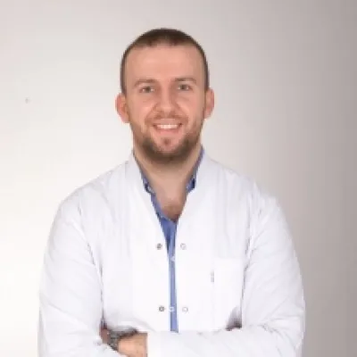 Op. Dr. Yener Fırıncıoğulları profil fotoğrafı