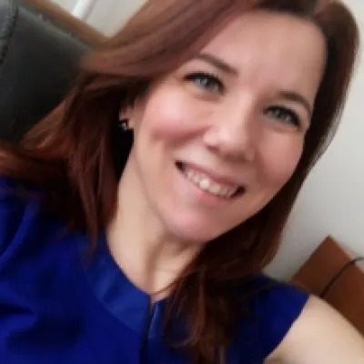 Uzm. Dr. Yasemin Şefika Akdeniz profil fotoğrafı