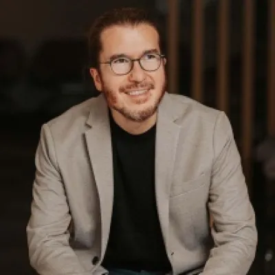 Uğur Emrah Altıparmak profil fotoğrafı