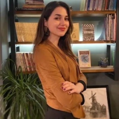 Simay Akdağ