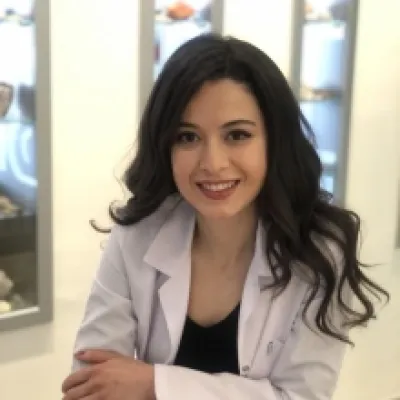 Özge Yılmaz Seçkin profil fotoğrafı