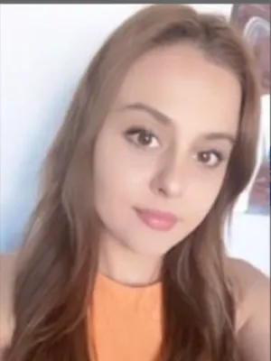 Ece Aybek profil fotoğrafı